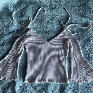 Cold-shoulder, bell-sleeve it’s sweater!